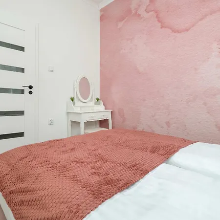 Apartament W Sercu Lodzi Piotrkowska Balkon & 2 Sypialnie By Renters *