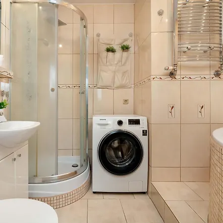 W Sercu Lodzi Piotrkowska Balkon & 2 Sypialnie By Renters Apartament