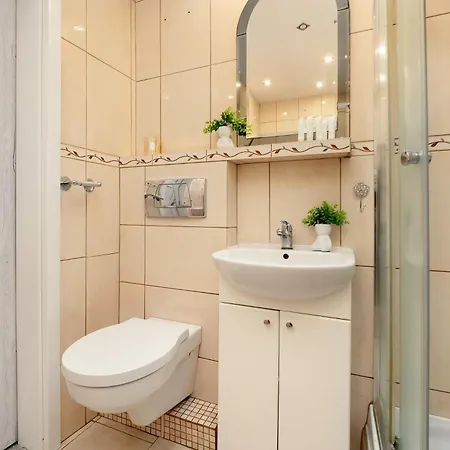 W Sercu Lodzi Piotrkowska Balkon & 2 Sypialnie By Renters *